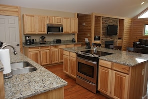 Kitchen with granite countertops !