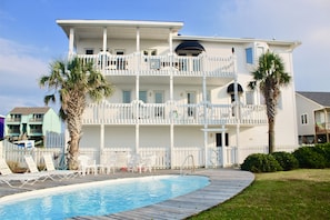 Private swimming pool!