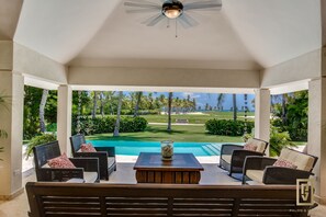 Beautiful view to the golf course and ocean