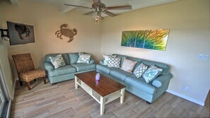 Living room...including 40" smart TV with Hulu and Pandora among others!!