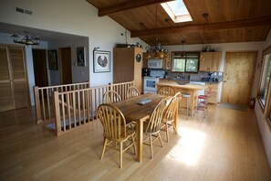 Open layout kitchen and dining area