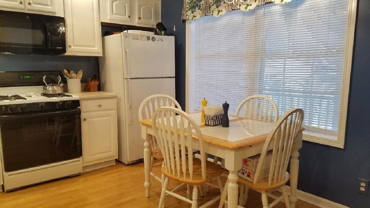 Great Location with Easy Access to All the Area’s Activities!