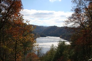 The Hiwassee River scenic view