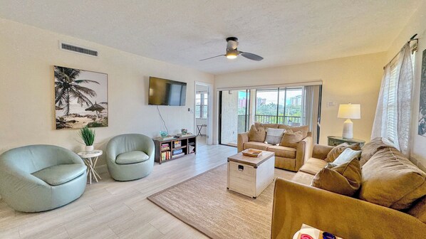 Spacious Dining Room and Living Area-New Flooring, Lighting, Trim, Doors, etc. 