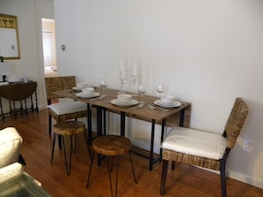 Dining for 6-great table;  put leaves down/stools store underneath if not in use