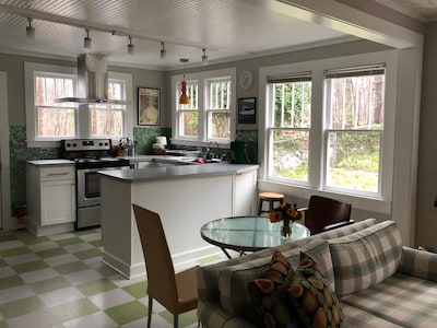 Wake Forest area. Just right-2BR, wooded location, sleeps 5. Cute. 