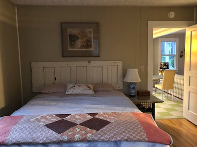 Wake Forest area. Just right-2BR, wooded location, sleeps 5. Cute. 