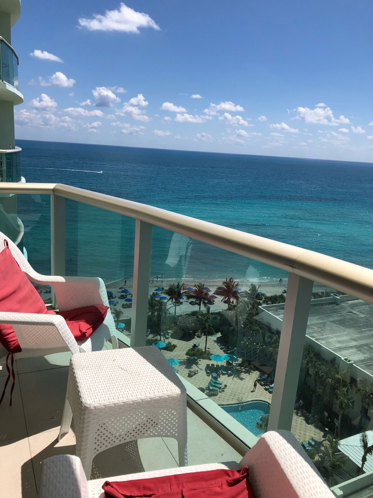 Direct Ocean View Best Price. Right on the Beach NO SECURITY DEPOSIT