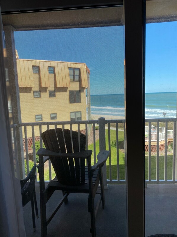 Right on the beach! Beautiful direct ocean views from the balcony.