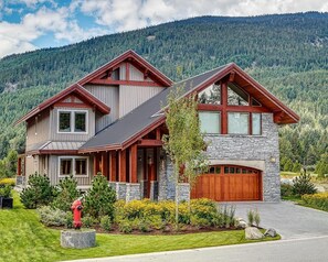 Beautiful landscaped gardens and views right up the mountain.
