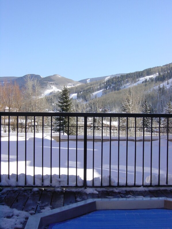 Hot tub with views of the mountain