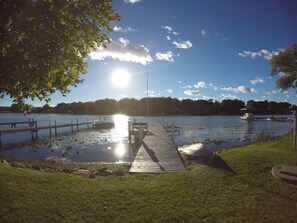 beautiful views of bay/lake, swim and fish right from the end of the dock 