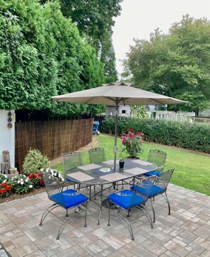 Patio / back yard