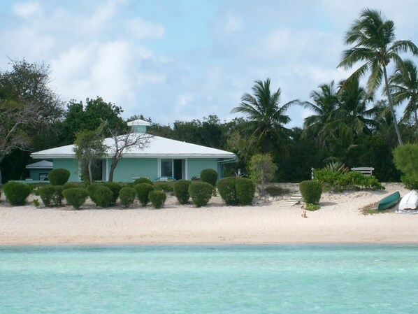 The Barefoot Beach house...a tranquil setting right on a sandy beach.....