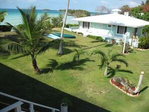 The Barefoot Beach House...with canoe, kayaks, rowboat/sailboat for your use