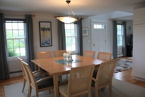 Dining area, open to  the kitchen 