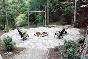 Enjoy the fire pit after a long hike or after a trip into nearby Blowing Rock. 