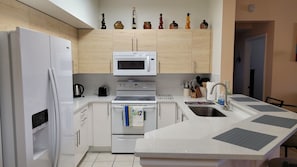 Completely renovated kitchen AUG 2022