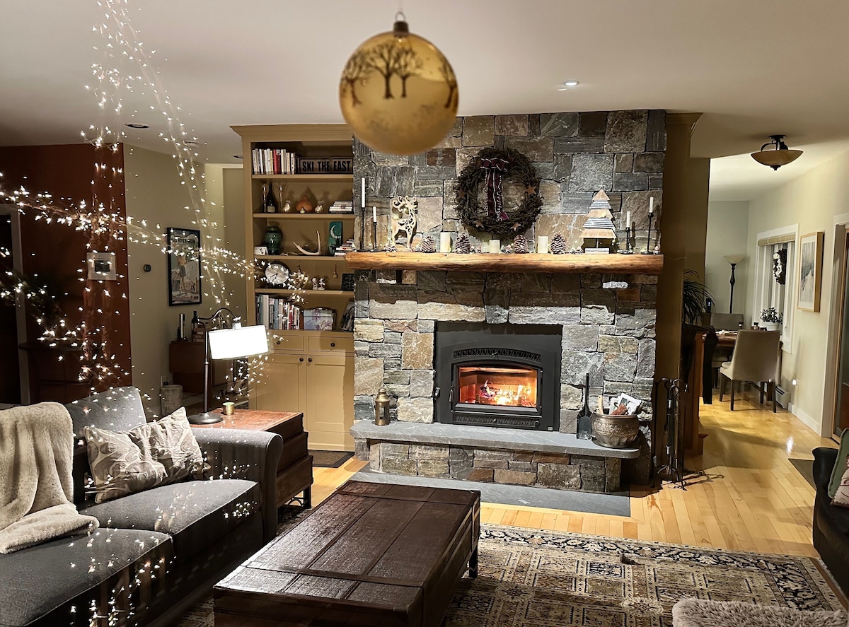 Charming mountain retreat with valley views, walk to Sugarbush Mt Ellen