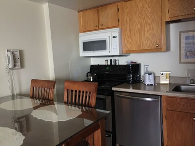 Bunny Bungalow In Silver Creek Lodge - 2BR, WiFi, Cable, Ski In/Out, Weekly Rate