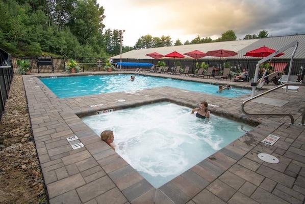 Hot tub is heated to 102F 2 minute walk to pool. Open all year.. 2 min walk