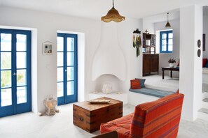 First living room. Access to balcony with spectacular ocean view
 