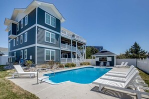 Rear Exterior of A License to Chill