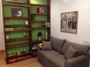 Pull out double sleeper sofa in downstairs Great Room. 