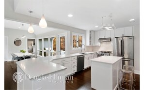 Kitchen/ Dining Area