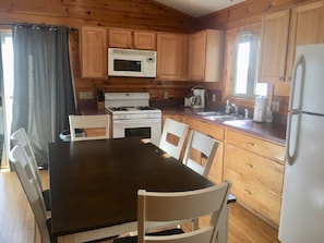 Kitchen with seating for 6 - all appliances except no dishwasher