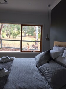 BUNDALEER COTTAGE  - B & B       