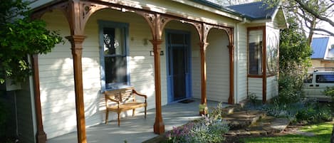 Front verandah and entry
