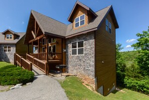 www.VanessasVacationHomes.com