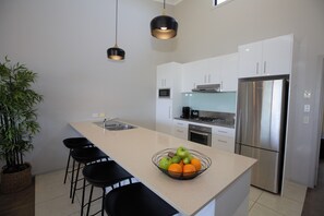 Stockyards 2, Jindabyne -Fully equipped kitchen with dishwasher & coffee machine