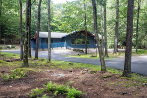 Exterior - the front 'woods' have paths for playing, bike riding and exploring.