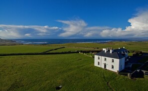 Castle View House with spectacular ocean and castle views!
