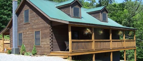 Hilltop Log Cabin