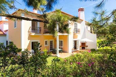 Beautiful 3 bdrm townhouse in prestigious Praia d'el Rey Golf and Beach Resort