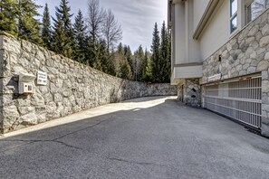 Free Underground Parking - 6'8" MAX
