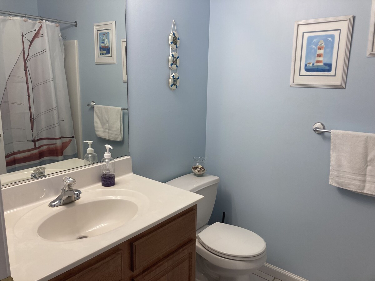 Bright, Clean and Updated 3 BR, 2 BA Prime Location!