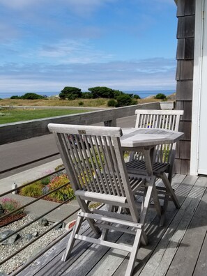 View of ocean from upper deck
