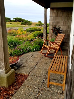 Lower deck with ocean view