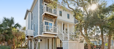 Stunning beach house in the heart of Folly and steps to the ocean.