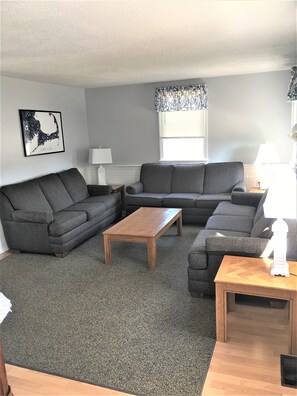 Common Living Room, First Floor