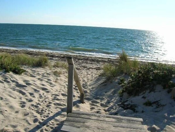 Last minute cancellation Labor Day Week, It is not too late to get to the beach!