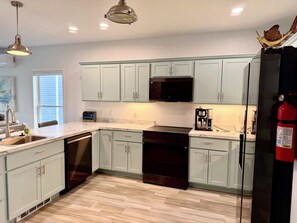 Spacious kitchen and new appliances