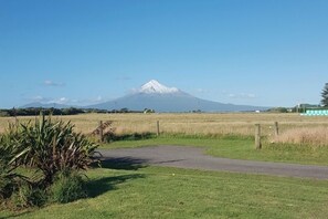 Taranaki Maunga 2