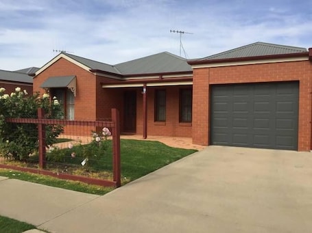 3 bedroom.Central location.Lock up garage.