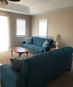 Newly renovated 2nd floor Firehouse condo 3 bed/2 bath, no min nights, sleeps 12