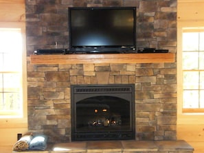 rock gas fireplace with LCD TV, blu-ray, sat dish
very cozy and romantic